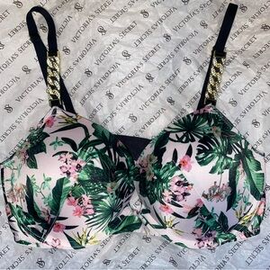 Victoria’s Secret Very Sexy push up